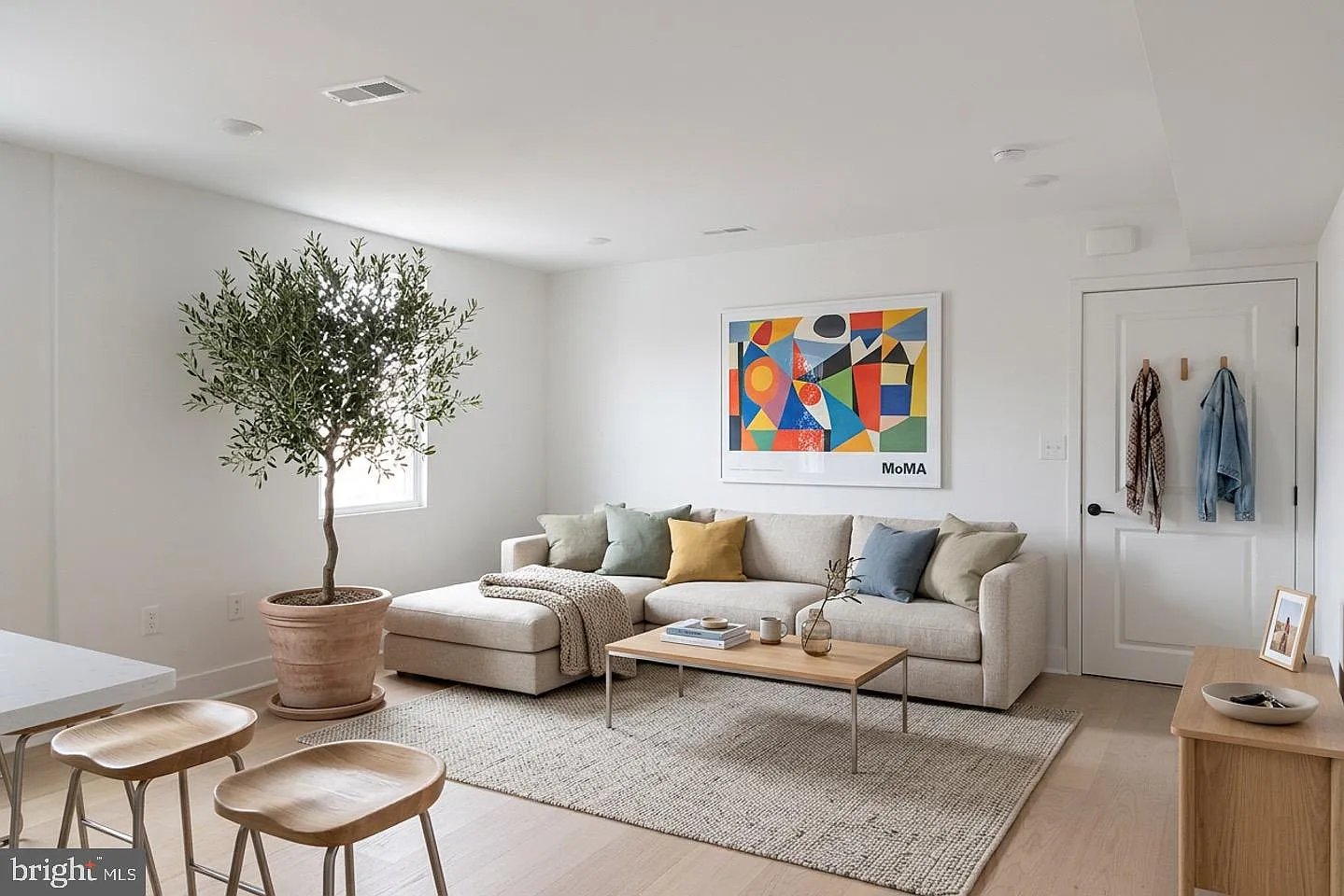2 bed, 1.5 bath, 1551 sqft, $2,800 — Photo 2