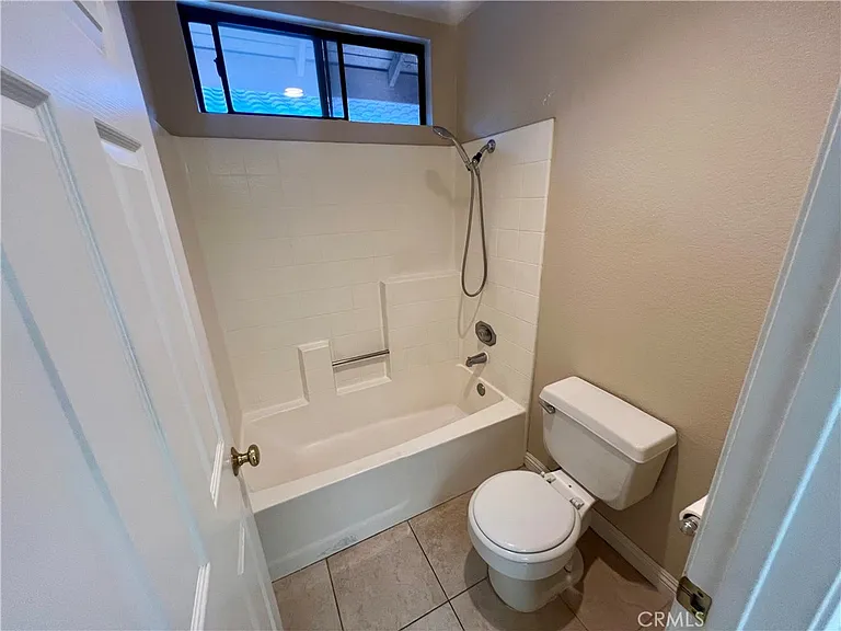 2909 Dorchester Cir — Photo 31
