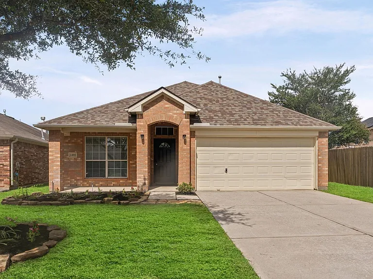 24911 Sandusky Dr — Photo 2