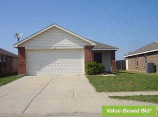 1325 Castle Ridge Rd, Fort Worth, TX 76140