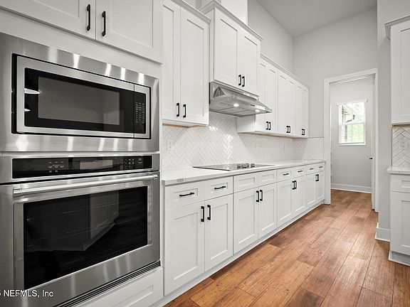 3rd image of 36250 PITCH Lane