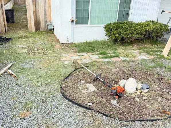 1046 Bartlett Dr, Vista, CA 92084