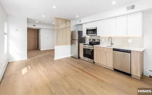 30 Franklin Pl #1 — Photo 4
