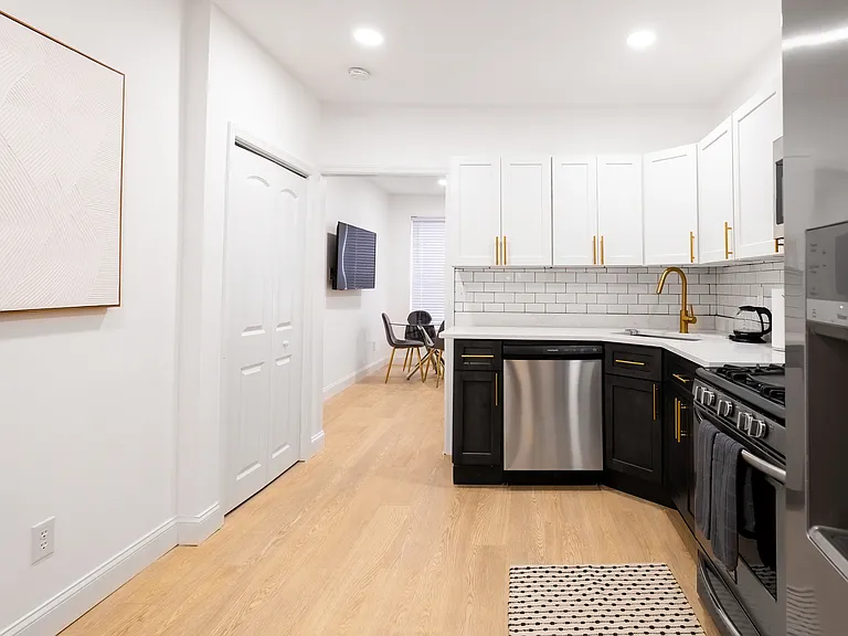 1923 Gough St #1 — Photo 7