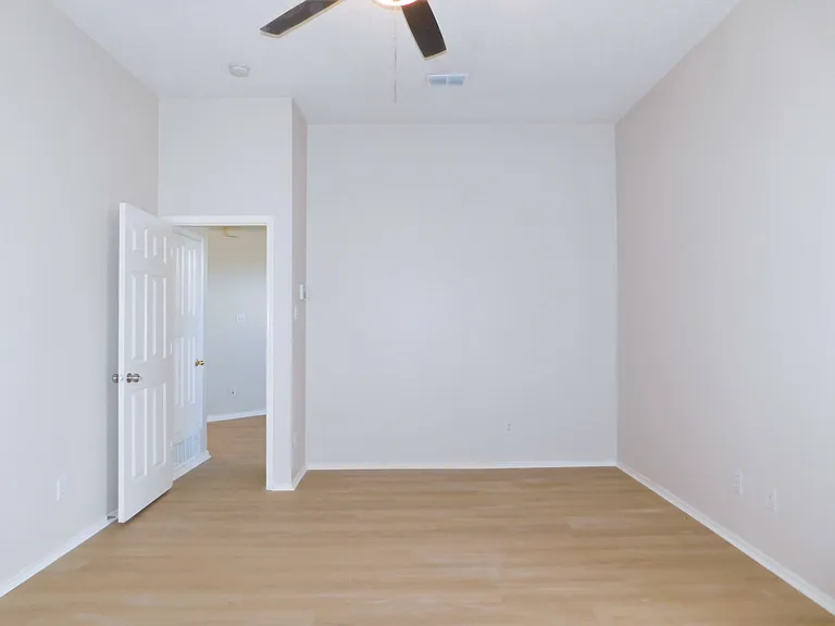 2409 Westview Trl — Photo 13