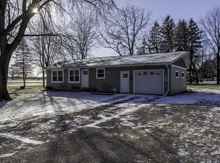 404 School St, Almond, WI 54909