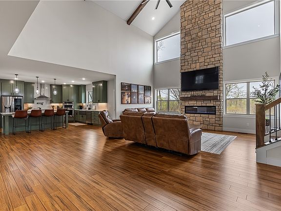 2nd image of 8 Jimmy Ln
