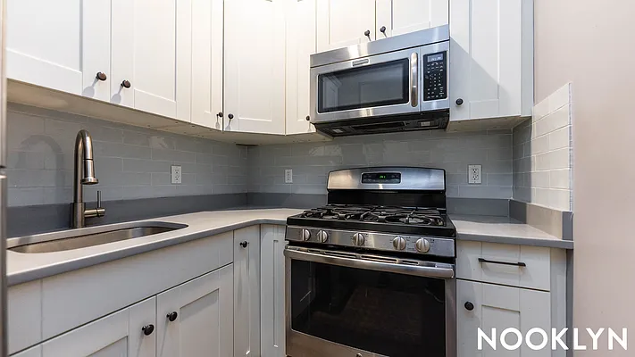 Rented by Nooklyn NYC LLC | media 32