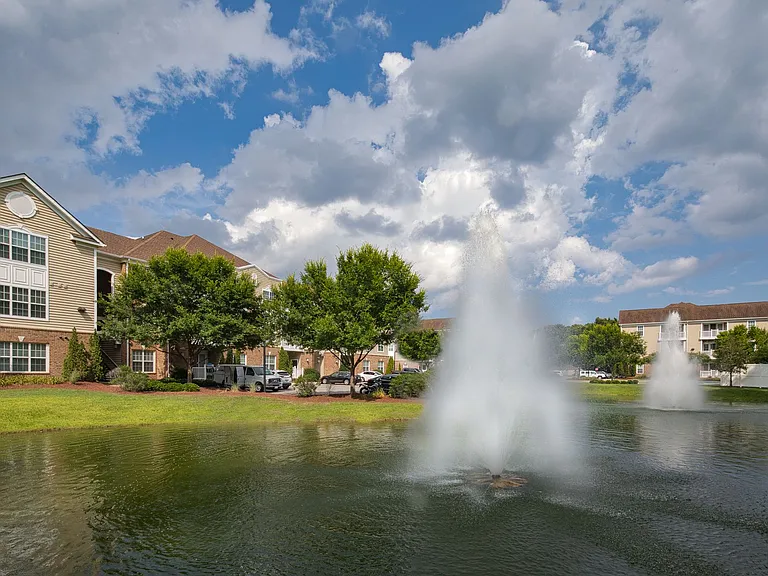 Red Mill Landing Apartment Homes — Photo 35