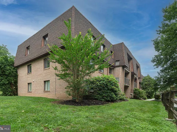 1316 Valley Dr, West Chester, PA 19382