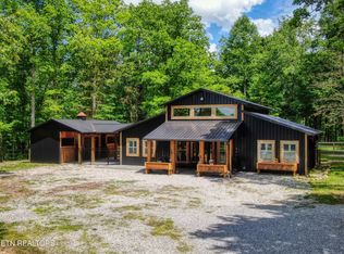 279 Crouch Branch Ln, Allardt, TN 38504