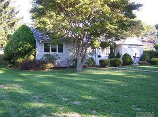 632 Hicksville Rd, Massapequa, NY 11758