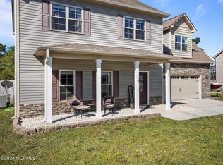 327 Inverness Dr, Hubert, NC 28539