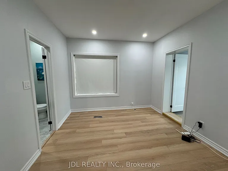 4750 Saint Lawrence Ave #MAIN — Photo 6