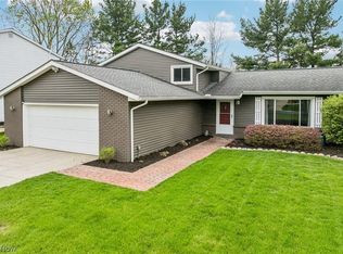 14281 Revere Cir, Middleburg Heights, OH 44130