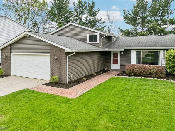 14281 Revere Cir, Middleburg Heights, OH 44130