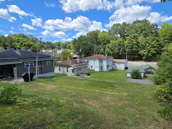 3074 Robert C Byrd Dr, Beckley, WV 25801