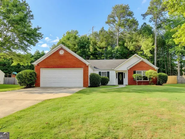 437 Crested View Dr, Loganville, GA 30052