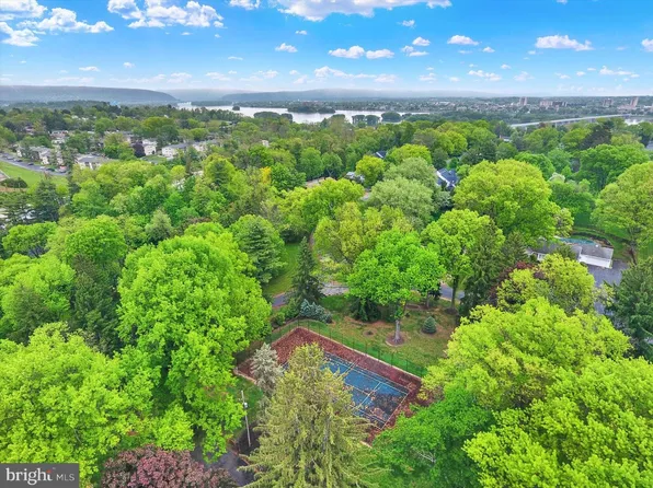 Beach Farm Rd, Lemoyne, PA 17043