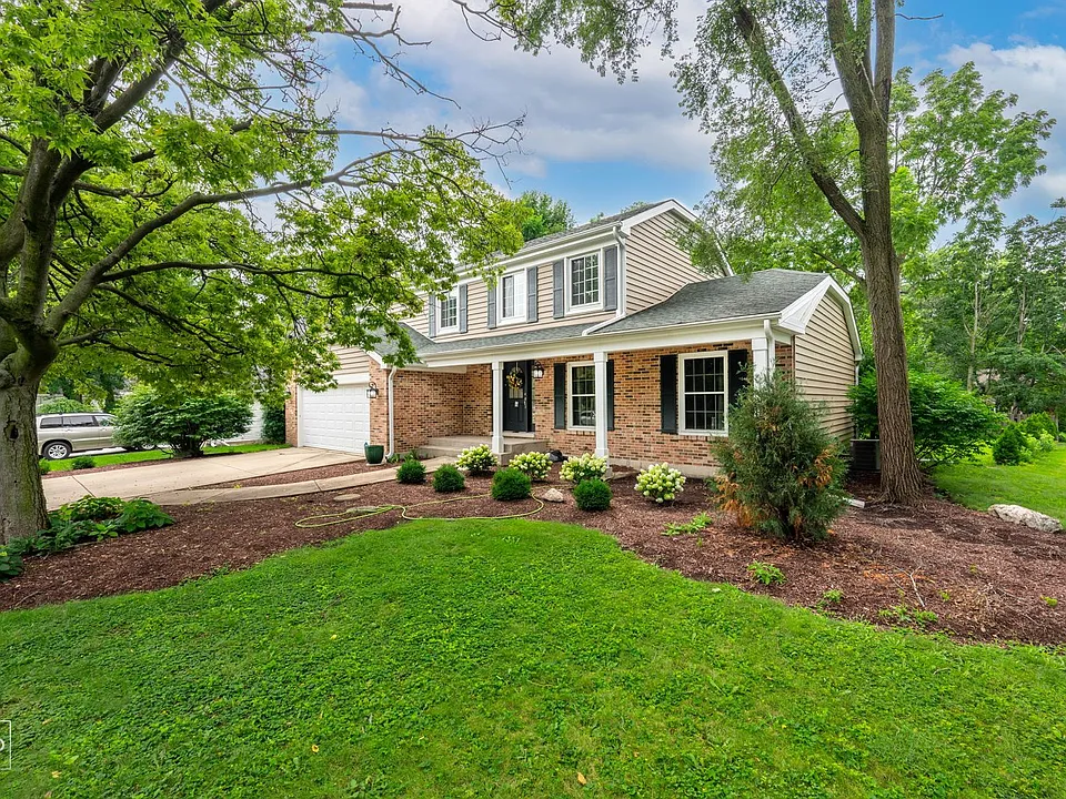 683 Honeysuckle Dr