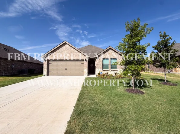 369 Thoroughbred St, Waxahachie, TX 75165