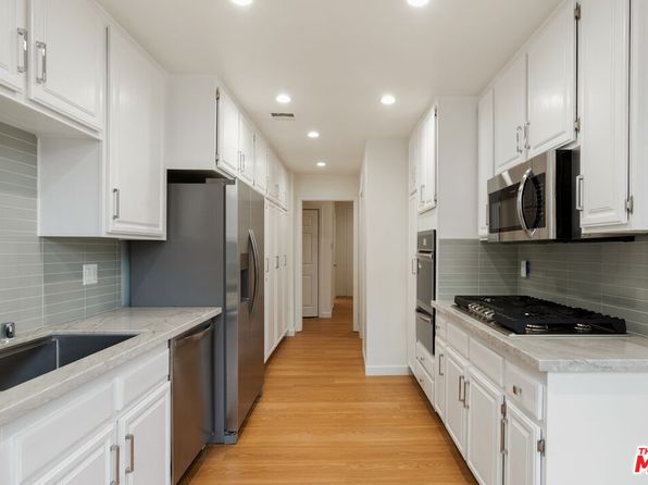 200 N Almont Dr APT 104