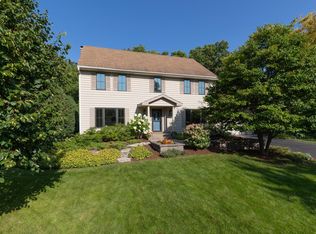 9017 Larkspur Ln, Eden Prairie, MN 55347