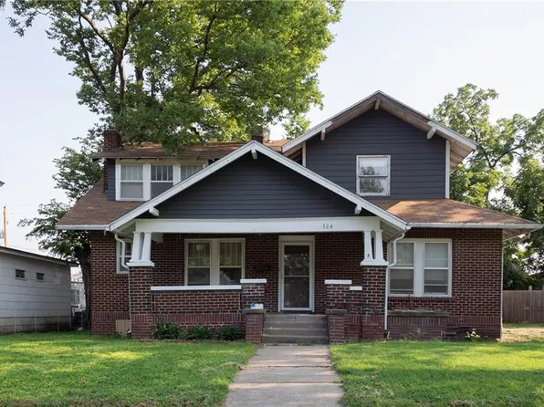 304 E 4th St, Cherryvale, KS 67335