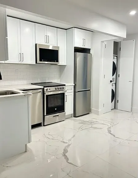 129 Cornelia St #1 — Photo 6