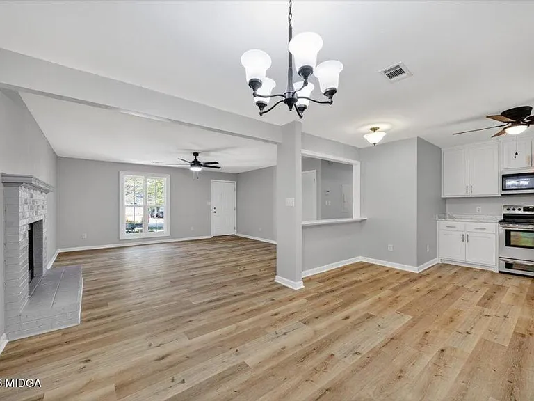 1376 Greentree Pkwy — Photo 12