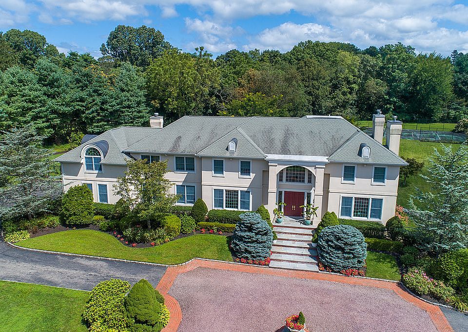 1st image of 41 Windsor Dr