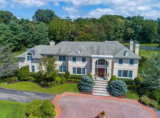 41 Windsor Dr, Muttontown, NY 11753