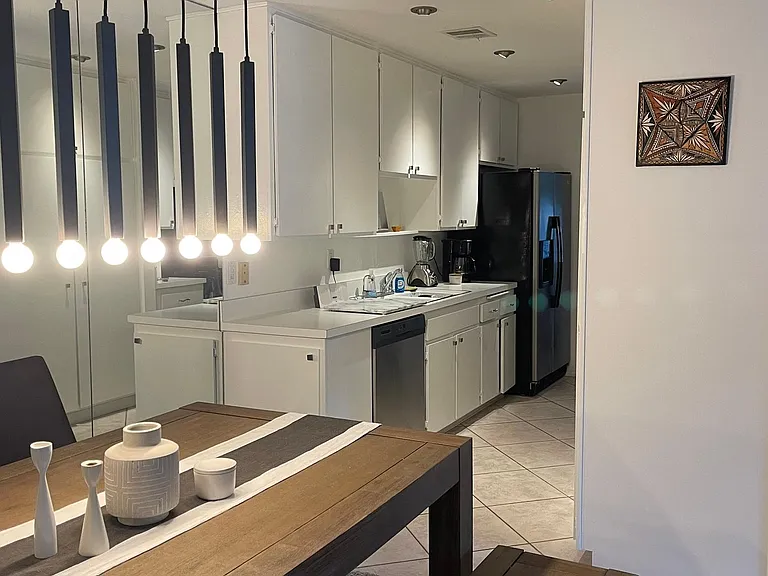433 N Hermosa Dr — Photo 10