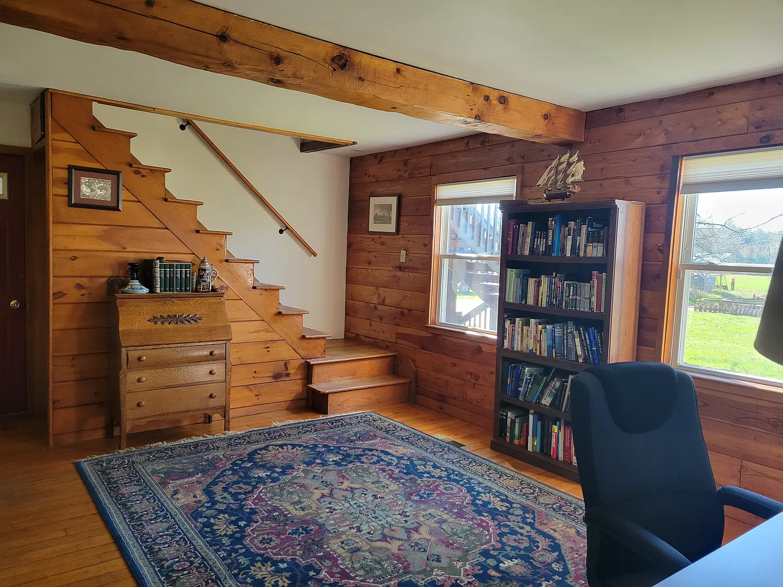 4 bed, 2200 sqft, $2,400 — Photo 2