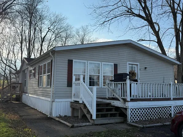 4 Blue Jay Dr, Watsontown, PA 17777