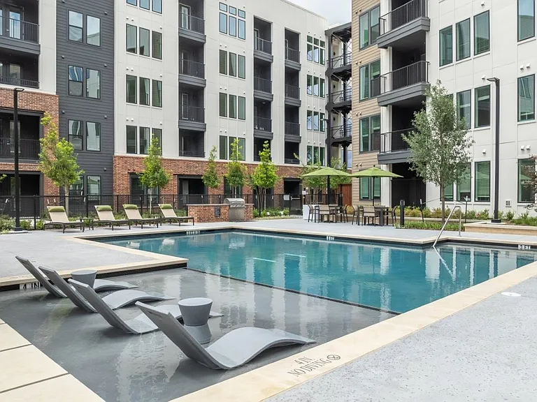 Aura Northline — Photo 31