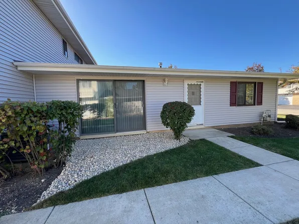 102 Tonset Ct #102, Schaumburg, IL 60193