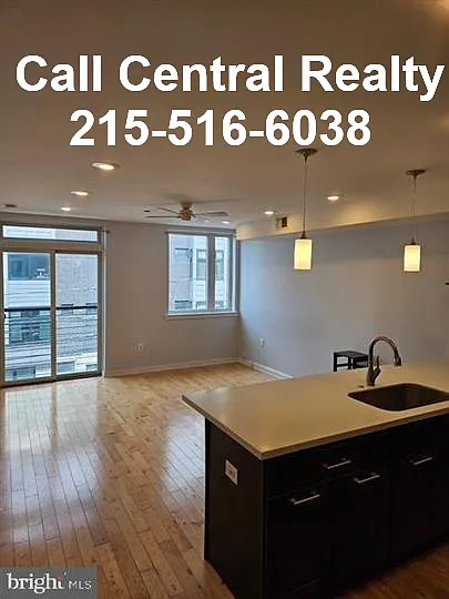 2 bed, 1.5 bath, 1116 sqft, $2,300 — Photo 2