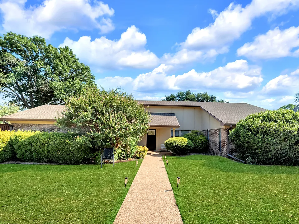 3108 Landershire Ln