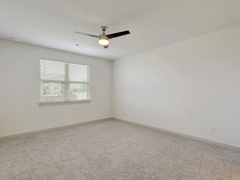 121 Fairfax Ave — Photo 12