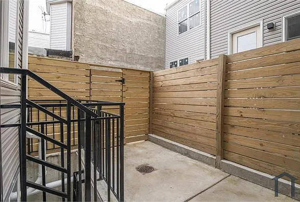 2009 N Darien St #1 — Photo 13