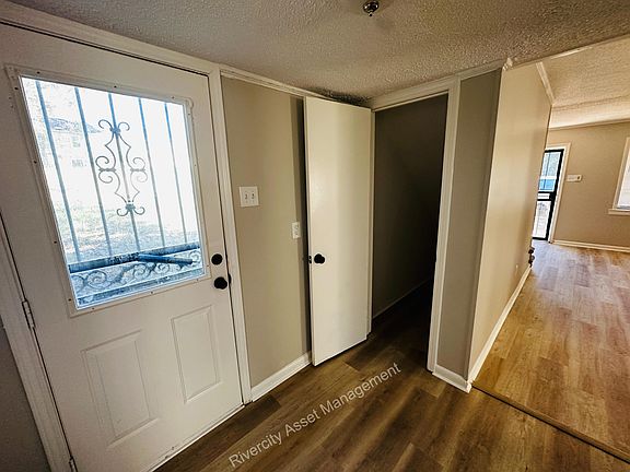 4th image of 1427 Englewood St