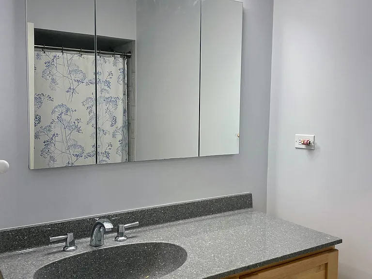 2546 Laurel Ln — Photo 6