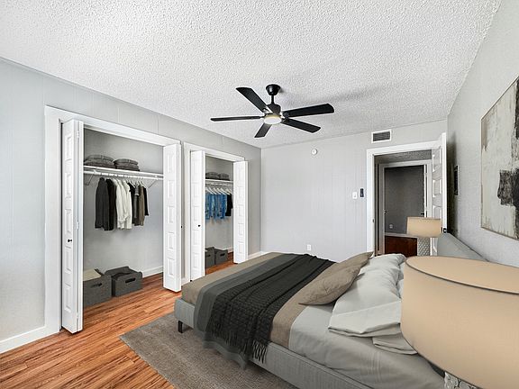 4th image of 401 1/2 W 39th St #205