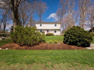 132 Colonial Dr, Somerset, MA 02726