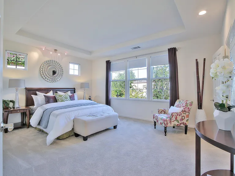 1130 E River Pkwy — Photo 12