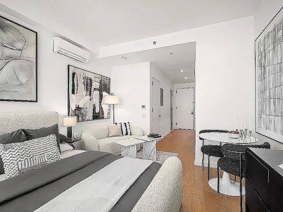 3rd image of 120 Linden Blvd #19A