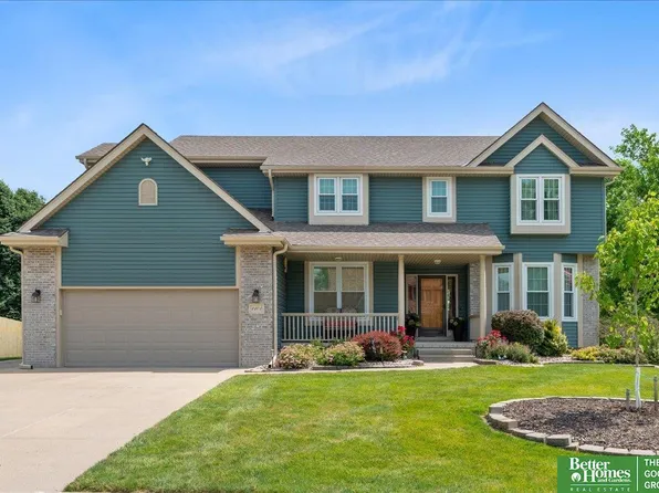 1101 Roland Dr, Papillion, NE 68046