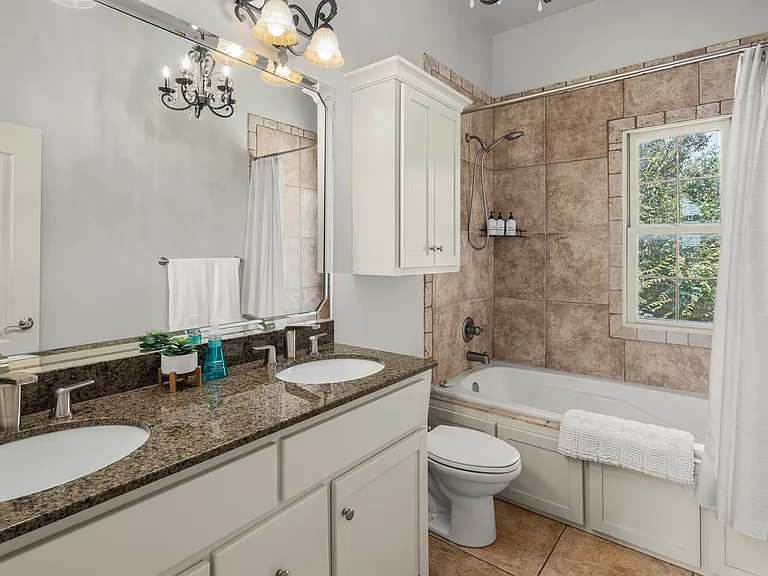 2640 S Everest Ave — Photo 12