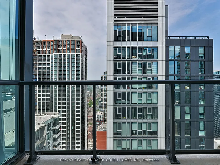 88 Blue Jays Way #LPH4101 — Photo 31